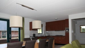 Dining - Comfortable Holiday Home With Dishwasher in a Nature Reserve (Hooghalen)