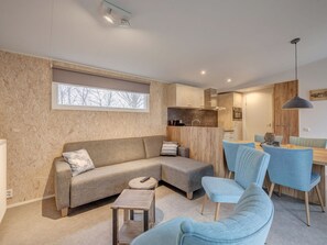 Chalet | Living area - Modern Chalet With Dishwasher Near the Beach (The Hague)