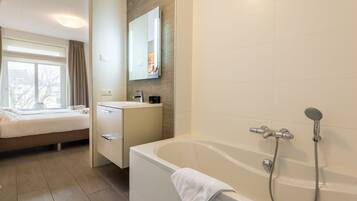Apartment | Bathroom