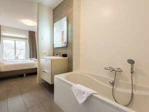 Apartment | Bathroom - Apartment in Domburg Near the Beach (Domburg)