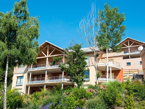 Luxury Apartment With a View of the Mountain Lake of Chorges