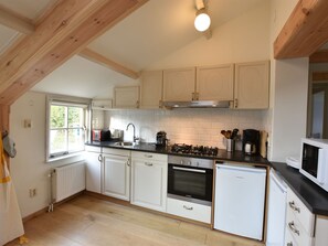 House | Private kitchen - Spacious Apartment in Nieuwvliet near Sea (Nieuwvliet)