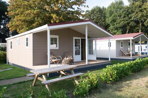 Exterior - Bungalow With a Terrace at Bedafse Bergen (Uden)