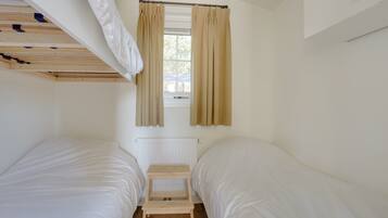 Bungalow | 2 kamar tidur dan dilengkapi dengan perabotan berbeda-beda