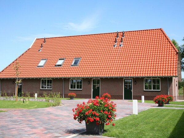 Exterior - Comfy Farmhouse at Overijssel With a Trampoline (Enter)