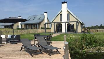 House | Outdoor dining