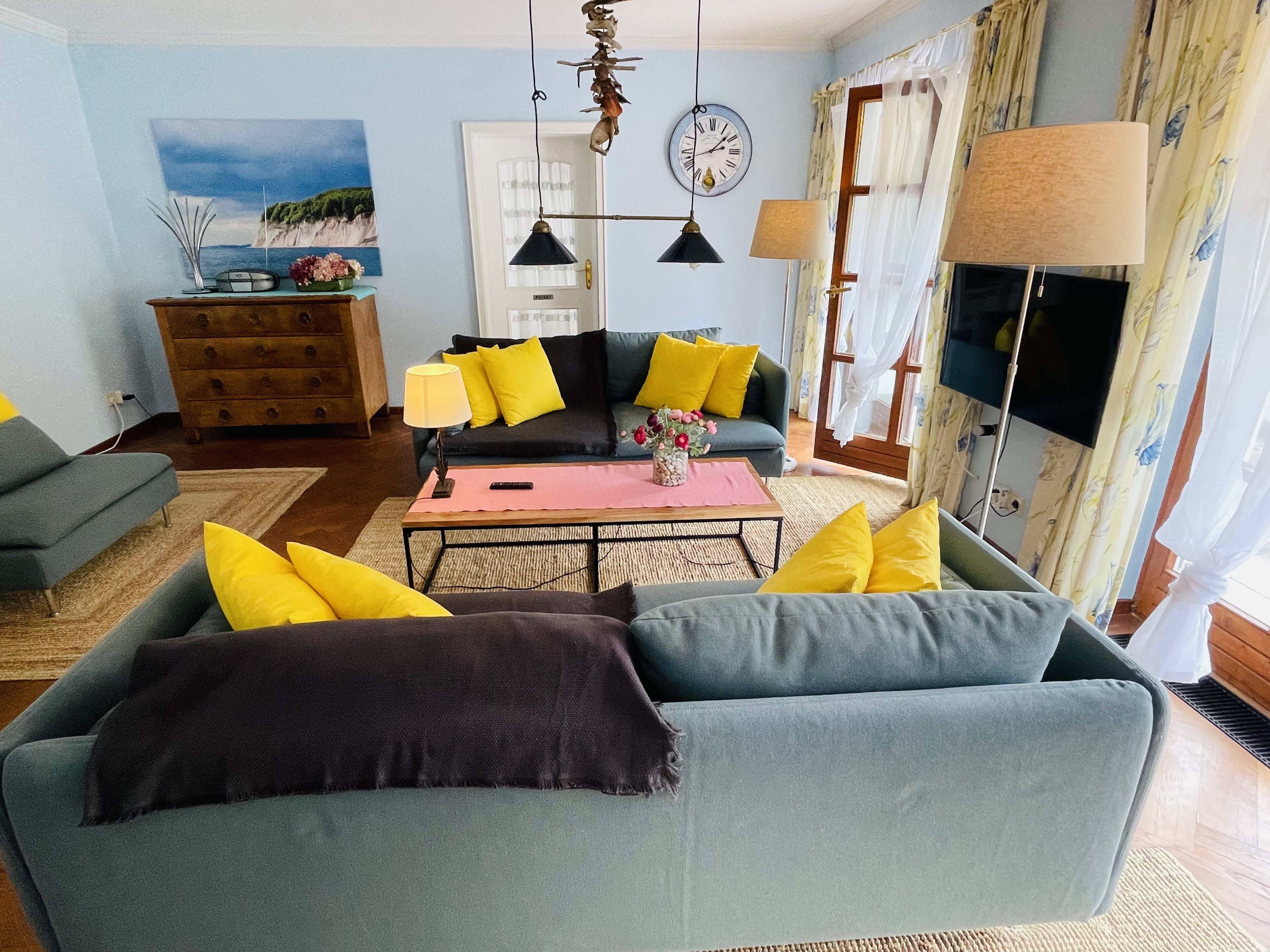 TV connectée, cheminée, baby-foot