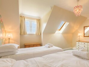 2 habitaciones, tabla de planchar con plancha, cuna de viaje y wifi