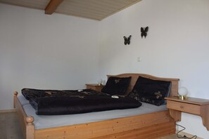 1 quarto, acesso à internet, roupa de cama