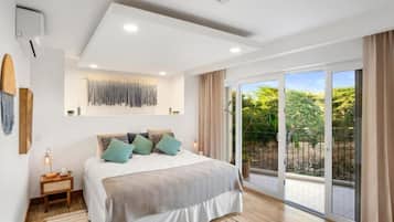 2 makuuhuonetta, työpöytä, pimennysverhot, silitysrauta/-lauta