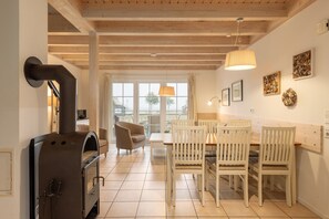 منزل | غرفة المعيشة | مدفأة