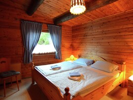 House | 4 bedrooms, individually furnished, bed sheets