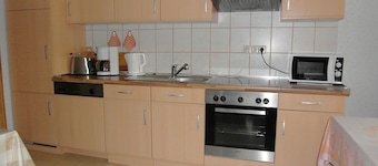 Spacious Farmhouse in Friedrichsfeld near Forest