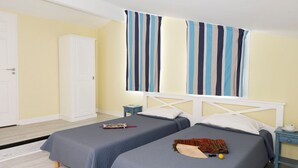 House | Room amenity - Villa in France by Golf Course With Pool (Gujan-Mestras)