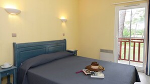 House | Room amenity - Villa in France by Golf Course With Pool (Gujan-Mestras)