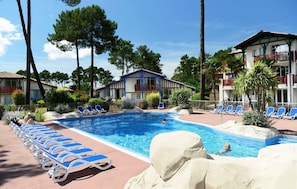 Outdoor pool - Villa in France by Golf Course With Pool (Gujan-Mestras)