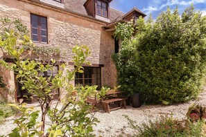 House | Balcony - Charming Estate Dordogne With Pool (Les Eyzies)