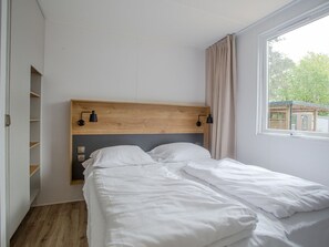 Cottage | 3 bedrooms, individually furnished, bed sheets - Attractive Chalet with Microwave near Forest (Rhenen)