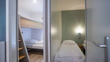 Cottage | 3 bedrooms, individually furnished, bed sheets