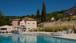 Unclassified image, 2 of 20, button - Comfortable Studio With Dishwasher in the Middle of Provence (Callian)