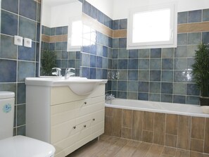 Villa | Badezimmer | Handtücher