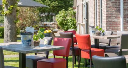 Great Thatched Villa With Solarium, in a National Park