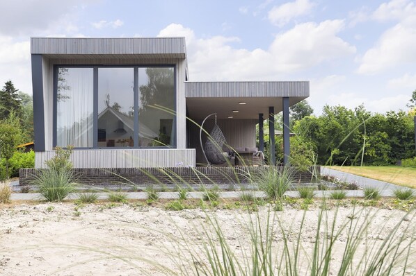 House | Exterior - Stylish Escape in Enter (Enter)