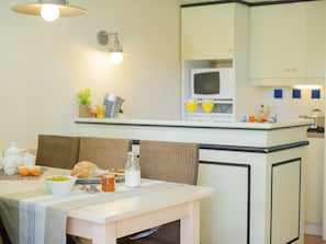 Dining - Atmospheric Holiday Home Near Lacanau Surrounded by a Forest (Lacanau)