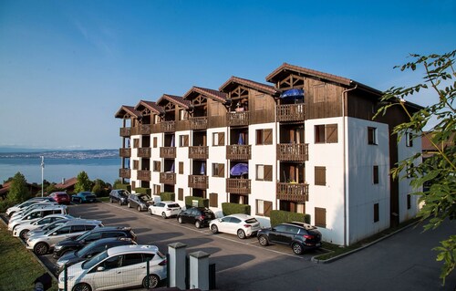 Apartment Near Lake Geneva