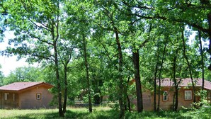 Exterior - Vibrant Cottage With Covered Terrace, Near Swimming Paradise (Gramat)