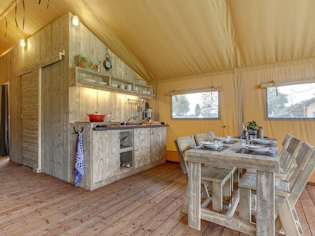 Tenda | Pasti. Tent Lodge With Sanitary Facilities at the Bedafse Bergen - Campsite