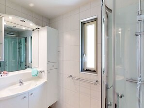 Villa | Badezimmer | Dusche