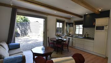 Apartemen | Ruang keluarga | TV