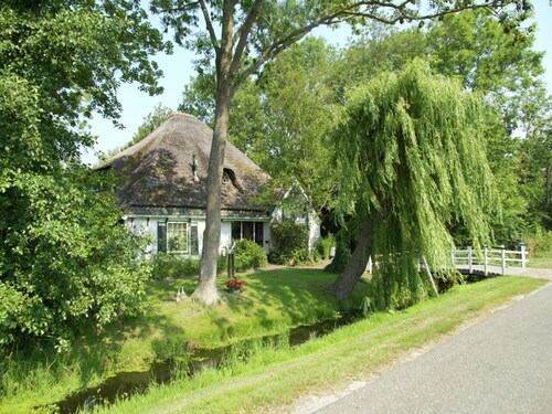 Apartment Sint Maartensbrug Near Beach