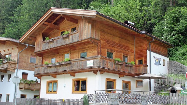 Exterior - Lovely Holiday Home in Zell am Ziller With Terrace (Zell am Ziller)