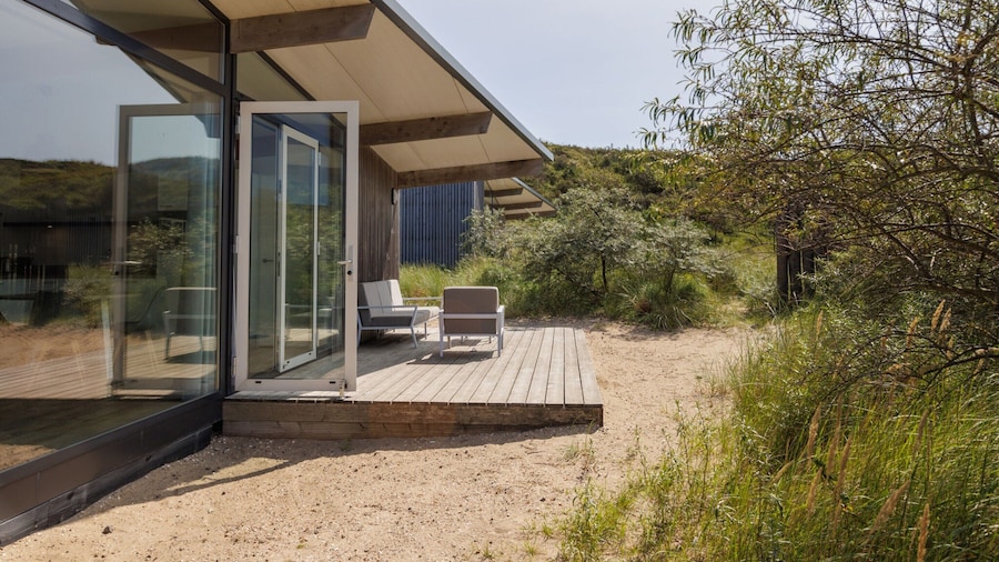 Modern Retreat by the Dunes