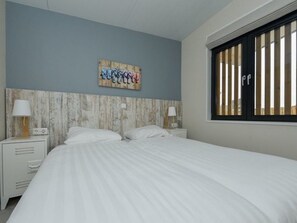 2 bedrooms, bed sheets