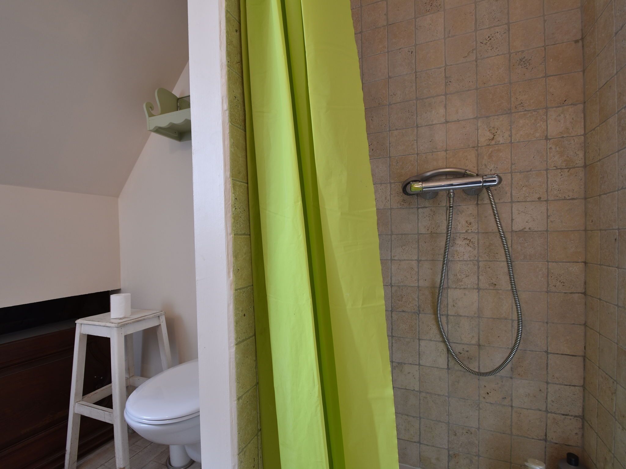 Bathtub dan handuk