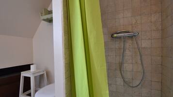 Bathtub dan handuk