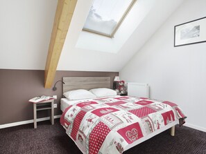 Apartment | Room amenity - Sunny Alps Apartment (La Salle-les-Alpes)
