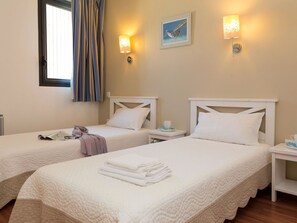 Apartment | Room amenity - Modern Seafront Flat (Guidel)