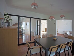 Dining - Uxurious Villa in Fréjus With Heated Pool & Panoramic View (Frejus)