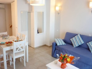 Living room - Beautiful Maisonette With Terrace in the Beautiful Provence (Cabries)