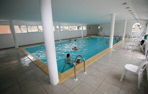 Pool - Apartment in Brittany Near Emerald Coast (Le Tronchet)