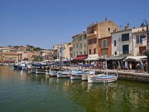 Exterior - Villa in Provence With Private Pool & Tennis (Nans-les-Pins)