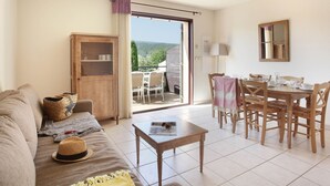 Unclassified image, 2 of 9, button - Apartment in Bonnieux Near Lavender Fields (Bonnieux)