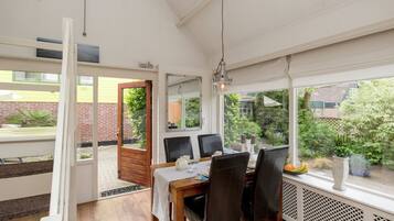 House | Dining