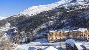 Unclassified image, 3 of 9, button - Alpine Stay w/ Spa + Views (Tignes)
