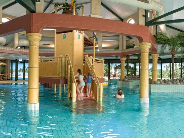 Villa | Pool - Villa in Arcen With Pool & Family Amenities (Arcen)