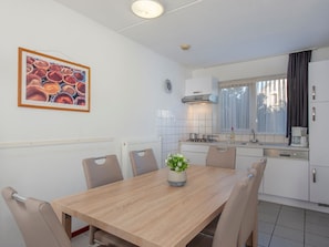House | Dining - Semi-detached Holiday Home With Wifi, Near the Beach (Breskens)